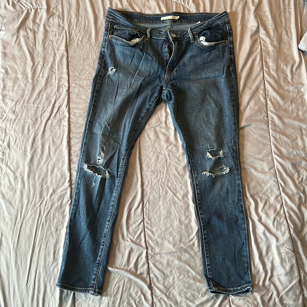 Levi’s 711 skinny 31 distressed jeans